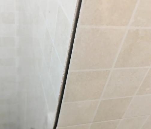 澄海瓷砖空鼓维修公司分享阳台瓷砖脱落的修复过程可以分为以下几个步骤